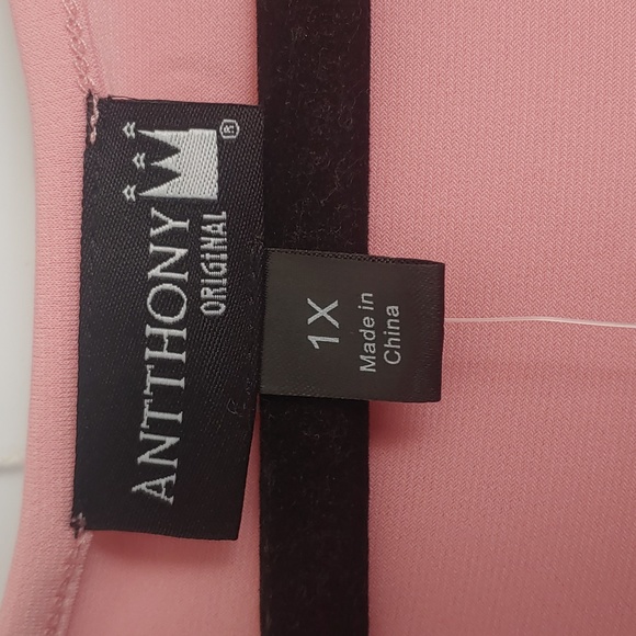 New Antthony Original vneck tank - Picture 2 of 4